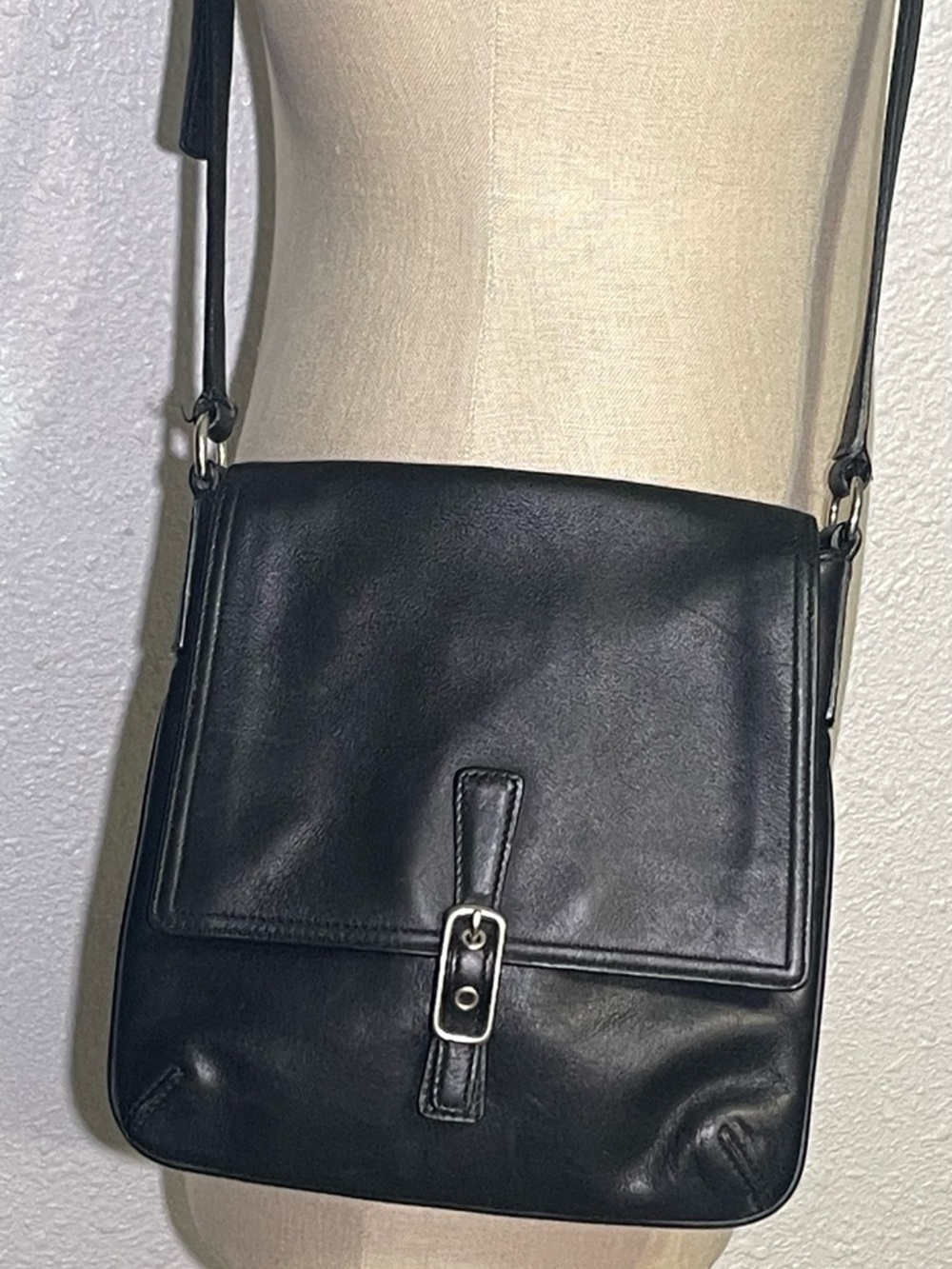 Coach vintage black leather legacy slim crossbody bag - Picture 7 of 12